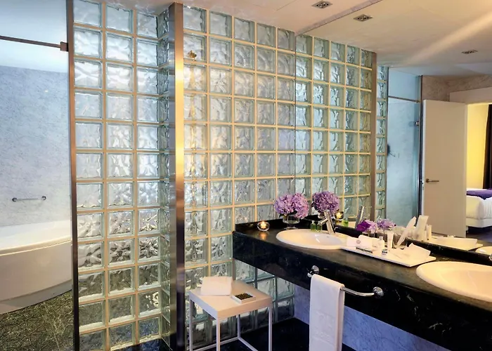 Nh Collection De Hotel 4*